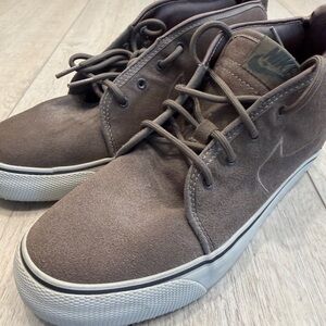 Nike Toki Brown Suede Sneakers – Men’s Size 8